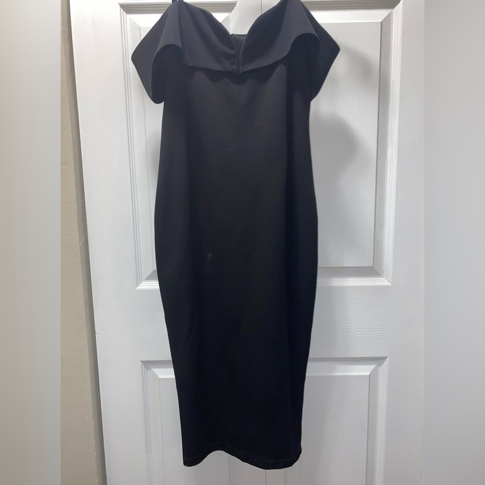 Black off shoulder midi dress good condition size medium